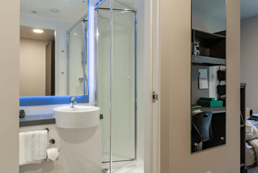 Classic En Suite at Benedict's Gate, 71 St Benedict's Street, City Centre, Norwich, NR24FB - Image 6